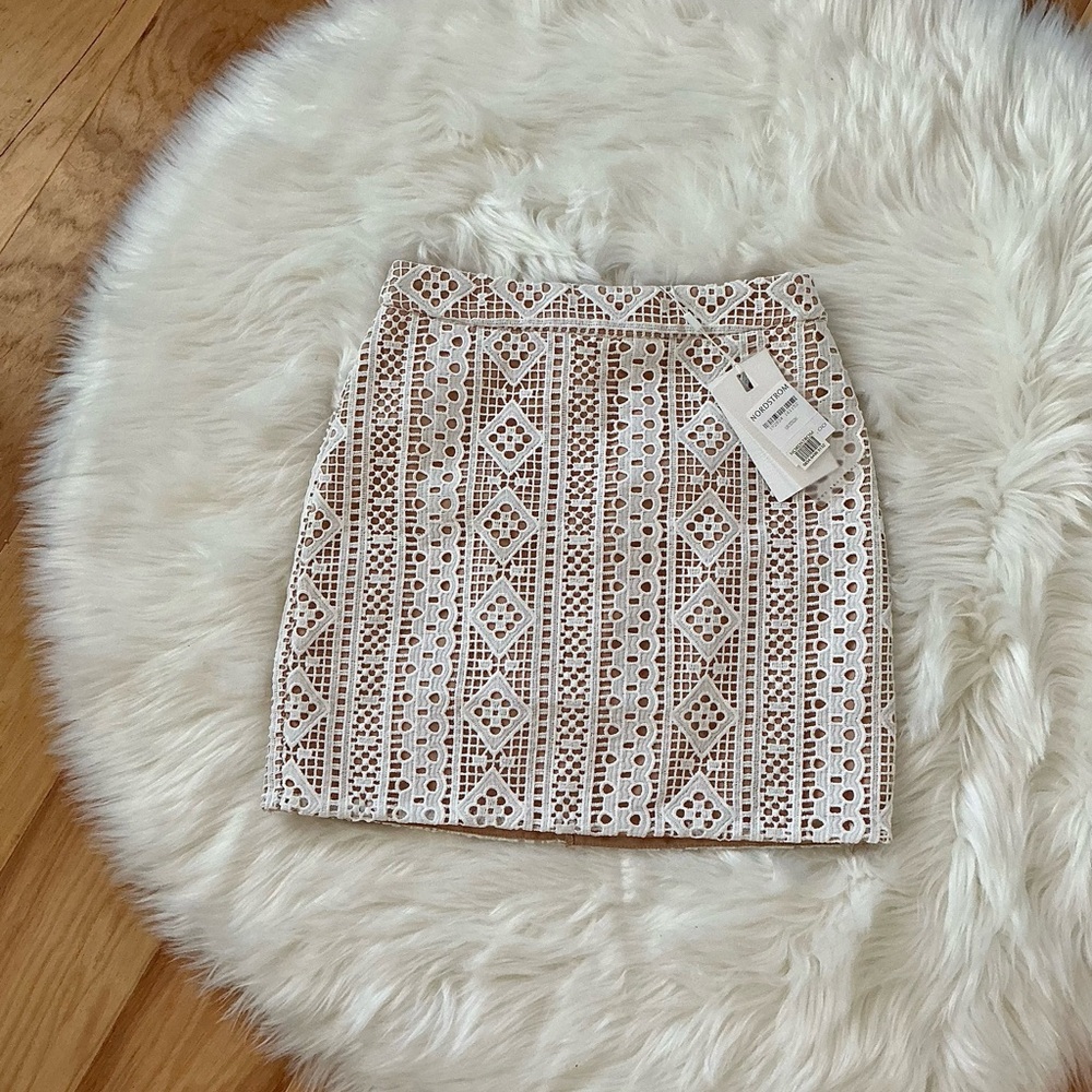 NWT Nordstrom Cream and Tan Lace Patterned Mini Skirt